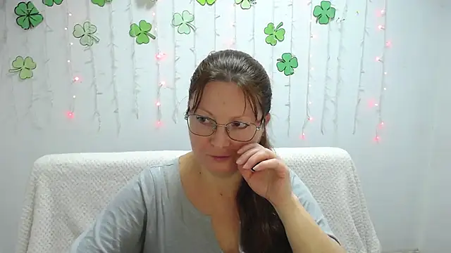 VanessaHotts online show from 03.22.25