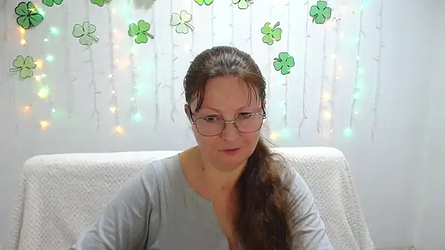 VanessaHotts online show from 03.22.25