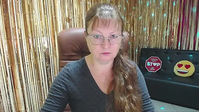 VanessaHotts online show from 09.17.25