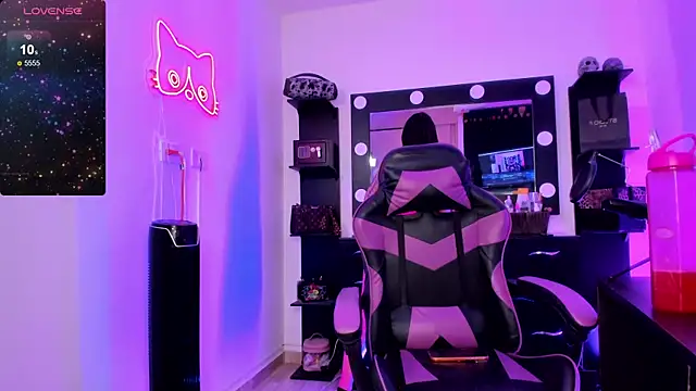 miss kitty online show from 03.12.26