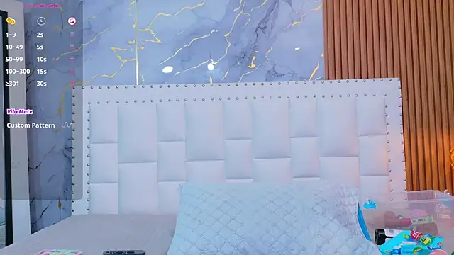 Snapshot of naughty_ebonyy chatting on 09.30.25 naughty ebonyy online show from 09.30.25