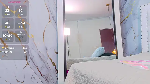 Snapshot of naughty_ebonyy chatting on 10.08.25 naughty ebonyy online show from 10.08.25