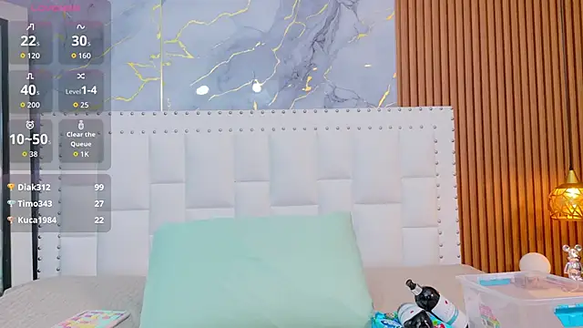 Snapshot of naughty_ebonyy chatting on 10.14.25 naughty ebonyy online show from 10.14.25