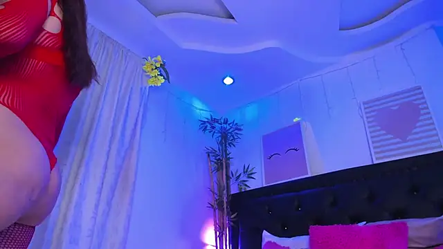 Snapshot of lonely_shewolf chatting on 01.13.25 lonely shewolf online show from 01.13.25