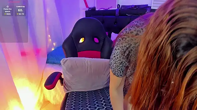 Snapshot of lonely_shewolf chatting on 01.29.25 lonely shewolf online show from 01.29.25