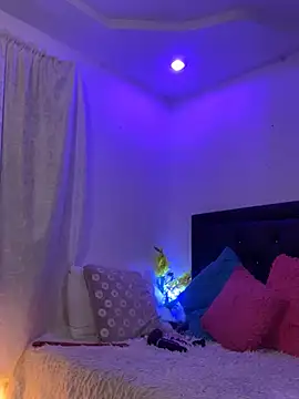 Snapshot of lonely_shewolf chatting on 03.01.25 lonely shewolf online show from 03.01.25