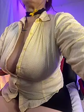 Snapshot of lonely_shewolf chatting on 03.07.25 lonely shewolf online show from 03.07.25