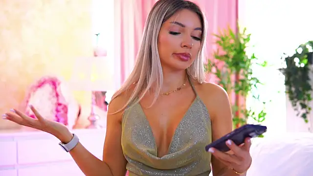 Snapshot of ArtTeasee chatting on 09.30.25 ArtTeasee online show from 09.30.25