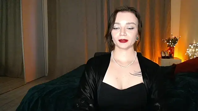 Snapshot of Shadow_Passion chatting on 12.19.24 Shadow Passion online show from 12.19.24