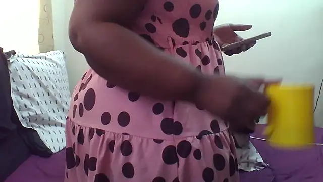 Snapshot of AddictiveAssCurves chatting on 10.02.25 AddictiveAssCurves online show from 10.02.25