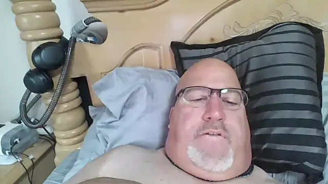 Bigbear0563 online show from 10.23.25