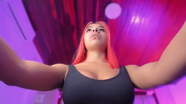 Snapshot of Emmily_Savage chatting on 02.04.26 Emmily Savage online show from 02.04.26