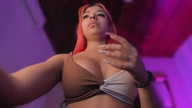 Snapshot of Emmily_Savage chatting on 02.13.26 Emmily Savage online show from 02.13.26