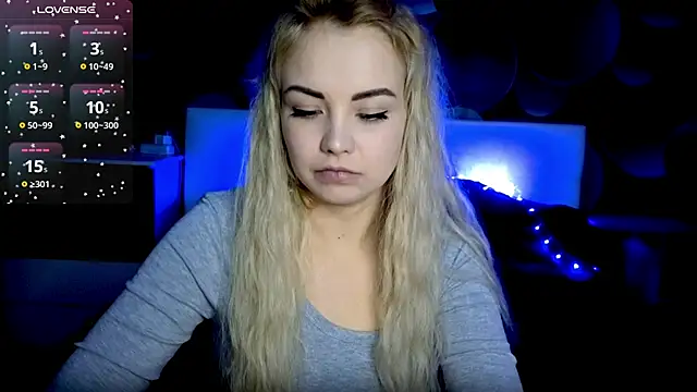 Snapshot of StephanieSweety chatting on 10.20.25 StephanieSweety online show from 10.20.25