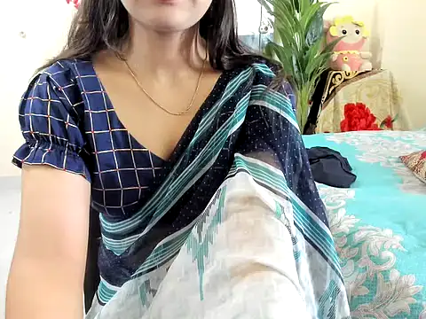 AttractiveQueen2002 online show from 09.18.25