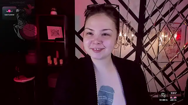 Snapshot of Mayayammy chatting on 12.25.24 Mayayammy online show from 12.25.24