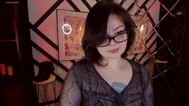 Snapshot of Mayayammy chatting on 01.05.25 Mayayammy online show from 01.05.25