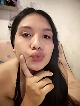Lesliemilk5 online show from 12.18.25