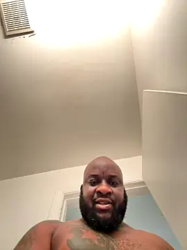 Snapshot of africandickxxl chatting on 10.04.25 africandickxxl online show from 10.04.25