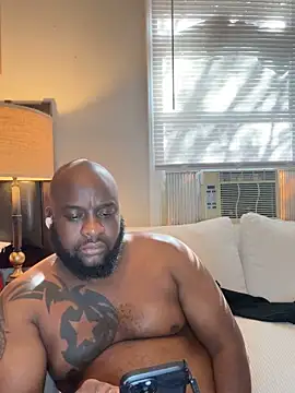 Snapshot of africandickxxl chatting on 10.13.25 africandickxxl online show from 10.13.25