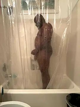 Snapshot of africandickxxl chatting on 10.21.25 africandickxxl online show from 10.21.25