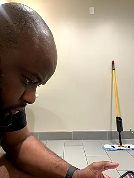 Snapshot of africandickxxl chatting on 10.25.25 africandickxxl online show from 10.25.25