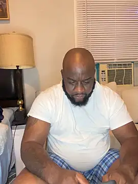 Snapshot of africandickxxl chatting on 10.27.25 africandickxxl online show from 10.27.25