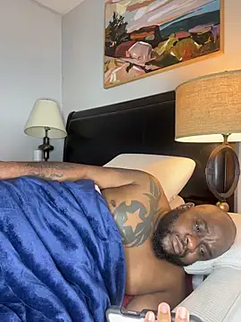 Snapshot of africandickxxl chatting on 11.12.25 africandickxxl online show from 11.12.25