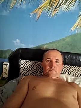 Snapshot of BlondeMisi chatting on 10.11.25 BlondeMisi online show from 10.11.25