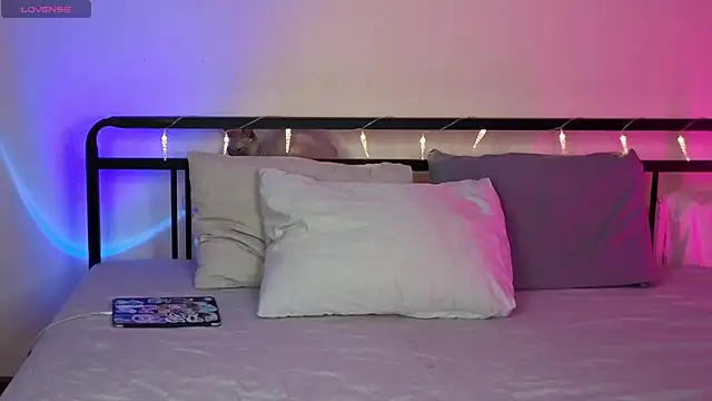 Snapshot of sinthiaroze chatting on 10.24.25 sinthiaroze online show from 10.24.25