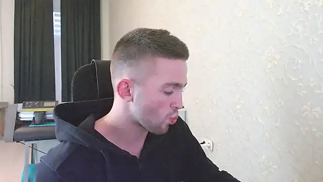 Marselle Laker online show from 03.12.25