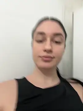 moniqque online show from 10.04.25