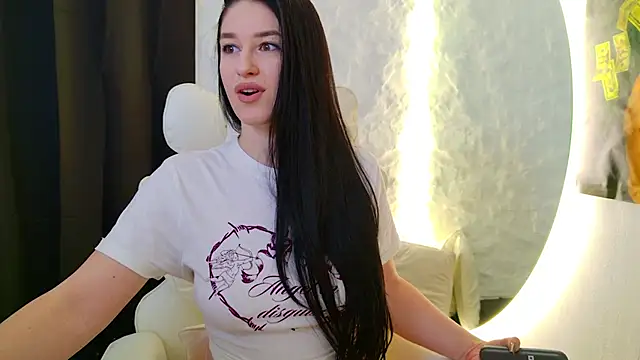 moniqque online show from 10.25.25