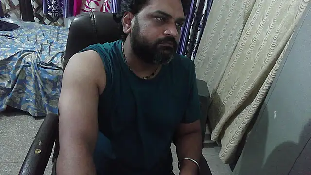 Snapshot of rentarob chatting on 11.05.25 rentarob online show from 11.05.25