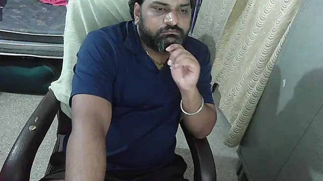 Snapshot of rentarob chatting on 11.08.25 rentarob online show from 11.08.25