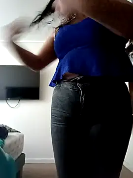 Snapshot of Morenitha-XXX chatting on 10.22.25 Morenitha-XXX online show from 10.22.25