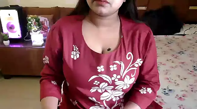 Snapshot of shivi_moto chatting on 02.02.25 shivi moto online show from 02.02.25
