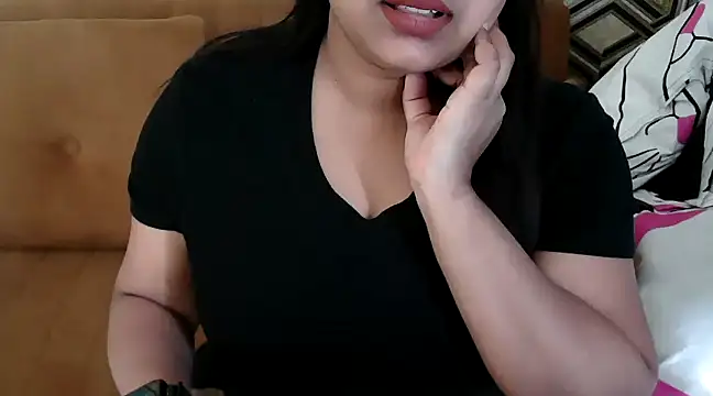 Snapshot of shivi_moto chatting on 03.23.25 shivi moto online show from 03.23.25