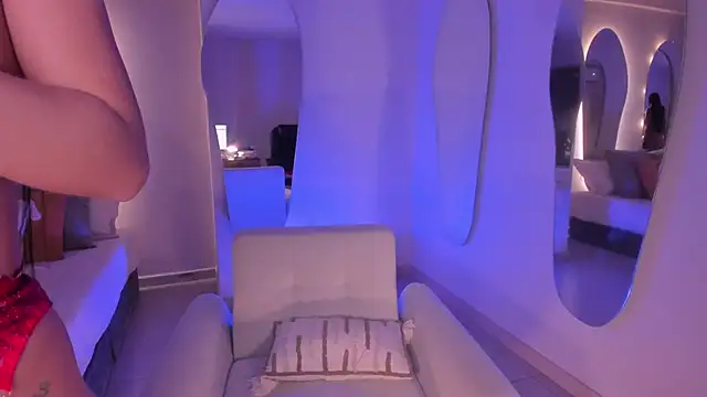 Snapshot of MileyCruz_ chatting on 03.11.25 MileyCruz online show from 03.11.25