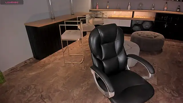 Snapshot of MileyCruz_ chatting on 09.14.25 MileyCruz online show from 09.14.25