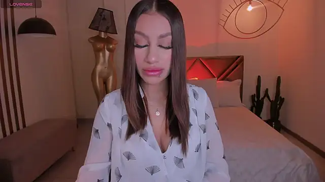 DannaCruz online show from 12.16.24