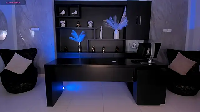 BiancaPierce online show from 12.17.25