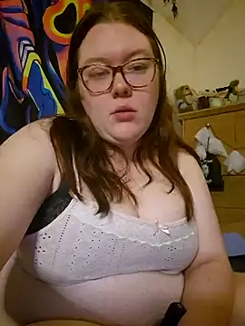 Snapshot of Sexycurvyemilyy chatting on 12.02.24 Sexycurvyemilyy online show from 12.02.24