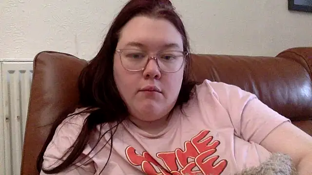 Snapshot of Sexycurvyemilyy chatting on 09.10.25 Sexycurvyemilyy online show from 09.10.25