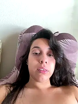 Snapshot of Natur4lBeautyb33 chatting on 09.11.25 Natur4lBeautyb33 online show from 09.11.25