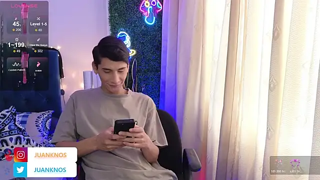 Snapshot of by_pandora chatting on 06.10.26 by pandora online show from 06.10.26