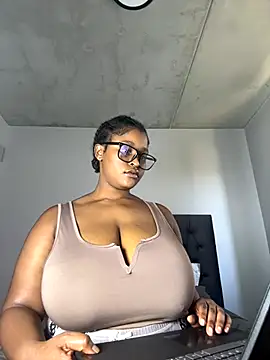 KnockoutBestie online show from 12.04.24