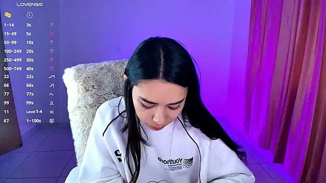 Snapshot of AmyOlimpo chatting on 10.04.25 AmyOlimpo online show from 10.04.25