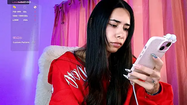 Snapshot of AmyOlimpo chatting on 10.19.25 AmyOlimpo online show from 10.19.25