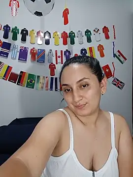 Snapshot of Angeelus2 chatting on 06.20.26 Angeelus2 online show from 06.20.26